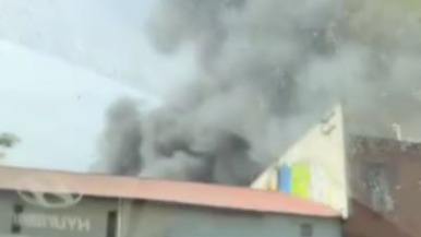Бытовки загорелись на Волоколамском шоссе у метро «Спартак»