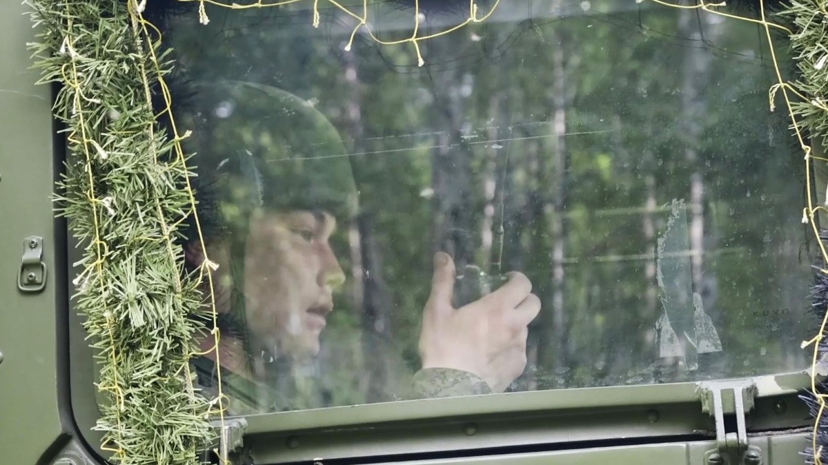 Российский военнослужащий на учениях по подготовке и применению ядерных сил