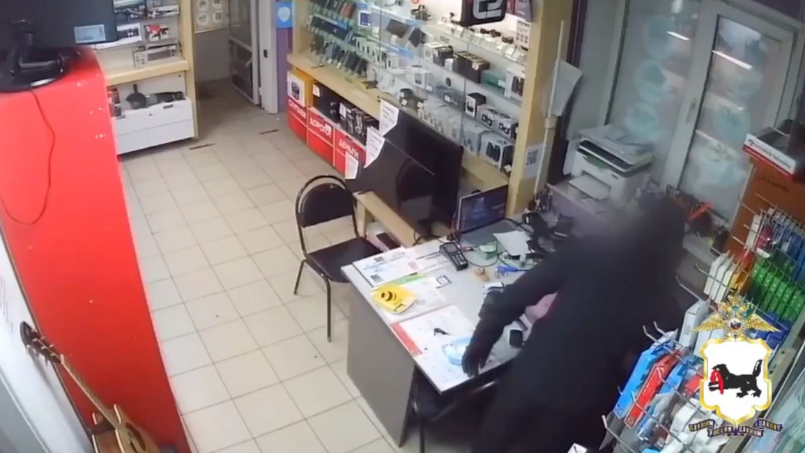 Мужчина с игрушечным пистолетом напал на комиссионный магазин в Братске