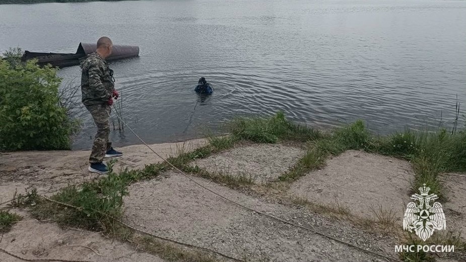 Две девочки девяти и семи лет утонули в озере в Тульской области
