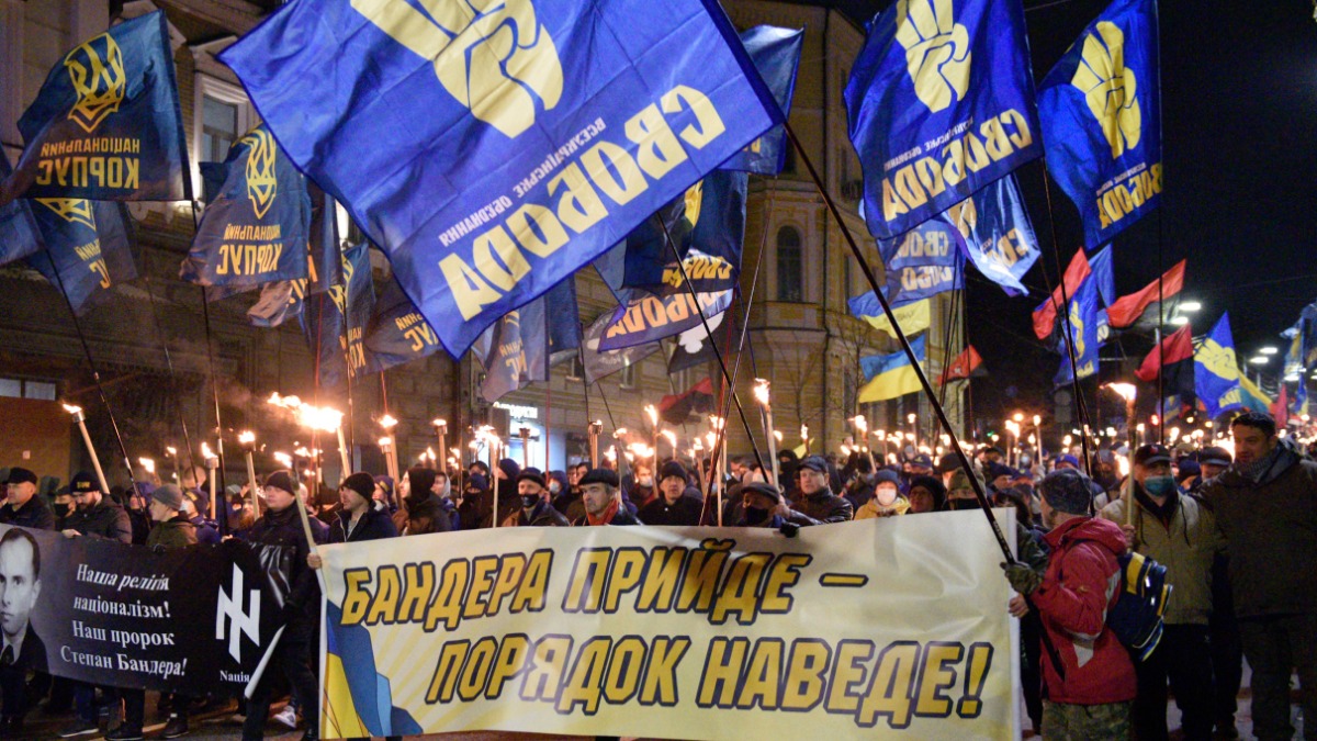 Участники марша, приуроченного к 112-й годовщине со дня рождения Степана Бандеры, в Киеве