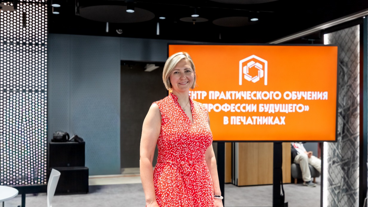 Директор по персоналу строительной компании Екатерина Галактионова представляет вакансии