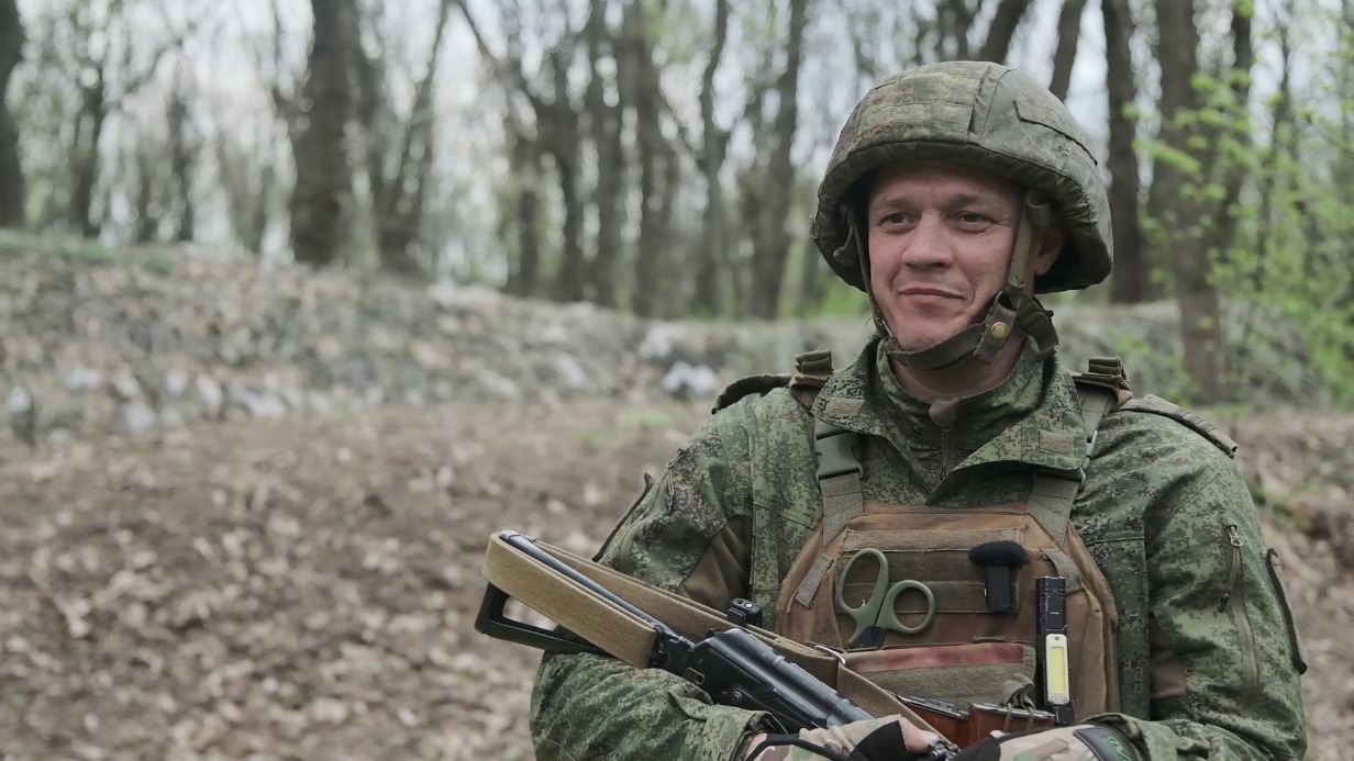 Боец расчета Д-30 Максим Фурман