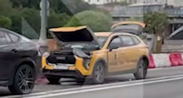 Два человека пострадали в ДТП с участием BMW на Фрунзенской набережной в Москве