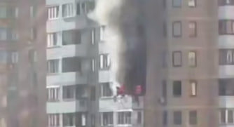 Квартира многоэтажного дома загорелась на Носовихинском шоссе в Реутове: подробности