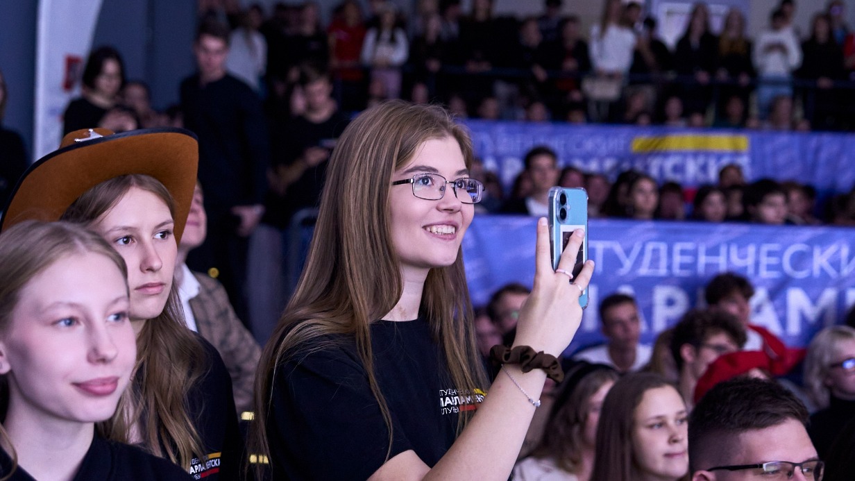Ко Дню молодежи в Москве пройдет серия окружных фестивалей 
