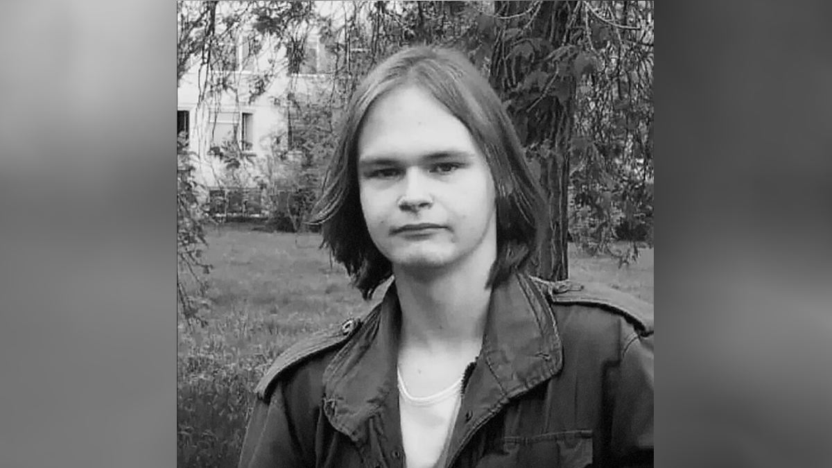 Прощание с убитым студентом Трипутенем в Омске: кто пришел, где состоятся похороны