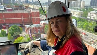 С высоты птичьего полета: один день из жизни столичного крановщика Лидии Юнку