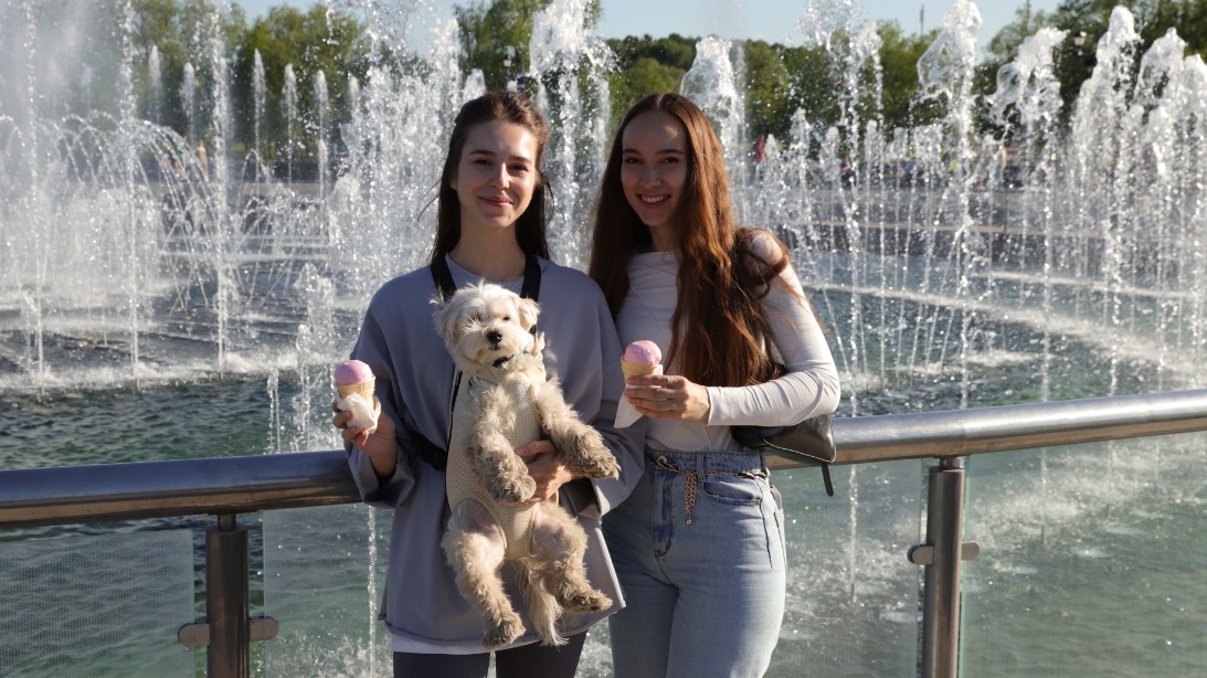 москвички Елизавета Чирва (слева) и Анастасия Антонова