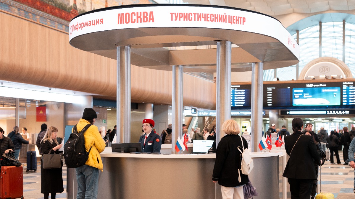 На Ленинградском вокзале внедрили пассажирские сервисы столичного метро