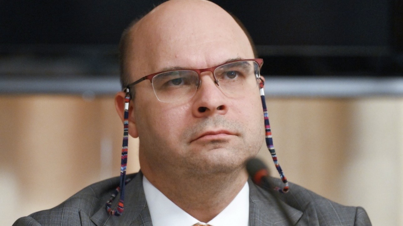 Зампред ЦБ Заботкин опроверг связь своих ярких носков с ситуацией в экономике