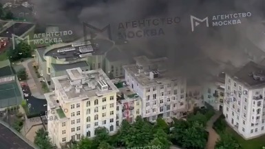 Пожарные ликвидировали открытое горение в торговом центре в Красногорске
