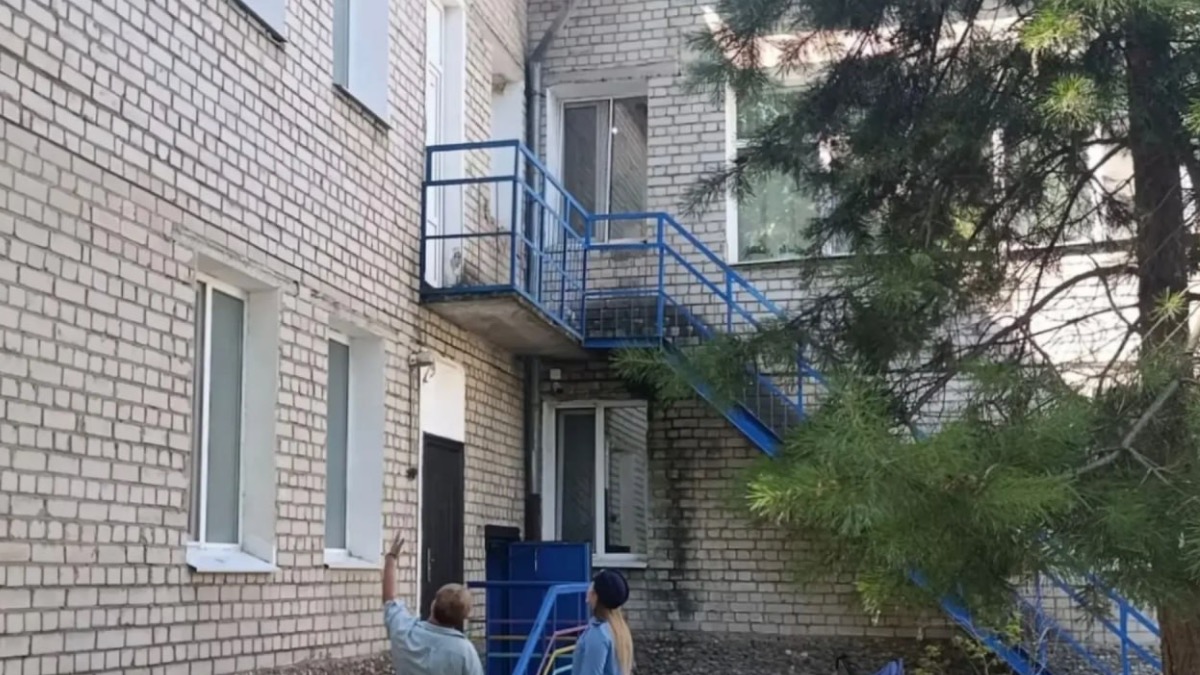 Ребенок выпал из окна детского сада в Благовещенске