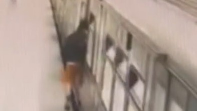 Зацепер на станции московского метро «Электрозаводская»: фото, видео