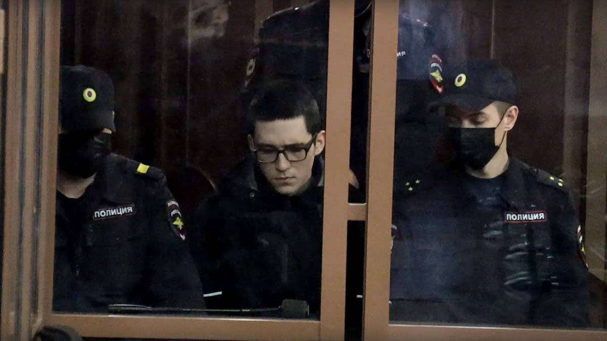 Убивший девять человек в казанской гимназии стрелок Галявиев женился в тюрьме