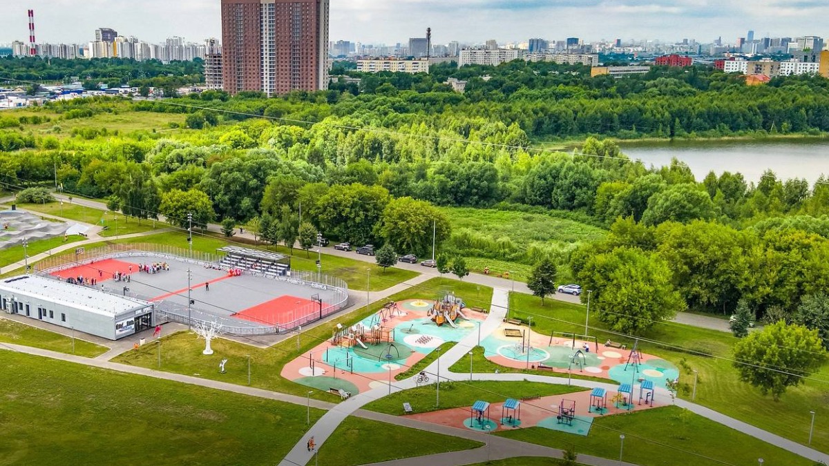 Собянин: В Москве создадут 128 круглогодичных спортплощадок нового формата