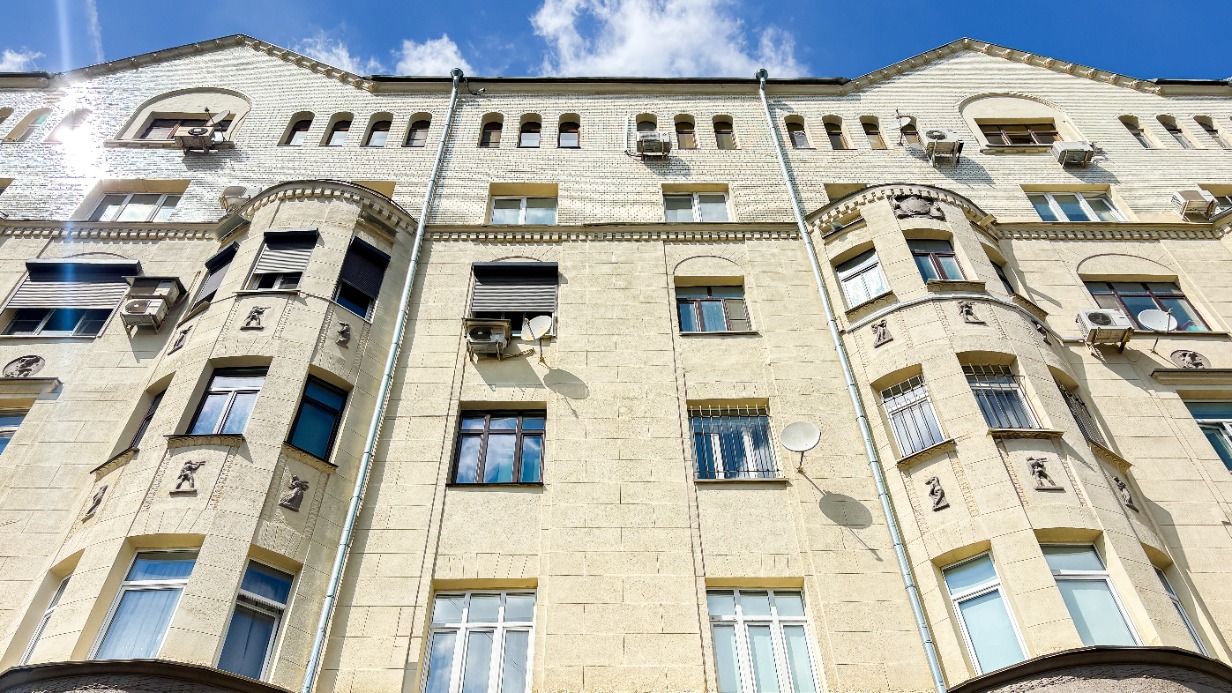 В трех бывших доходных домах в ЦАО заменят все лифтовое оборудование в рамках программы капремонта