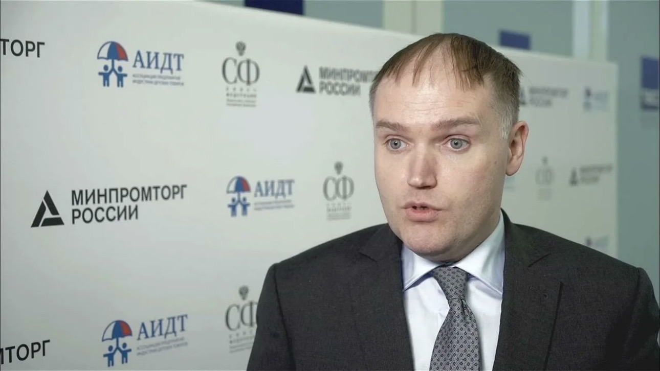 Суд арестовал экс-главу департамента Минпромторга Дмитрия Колобова: в чем его подозревают