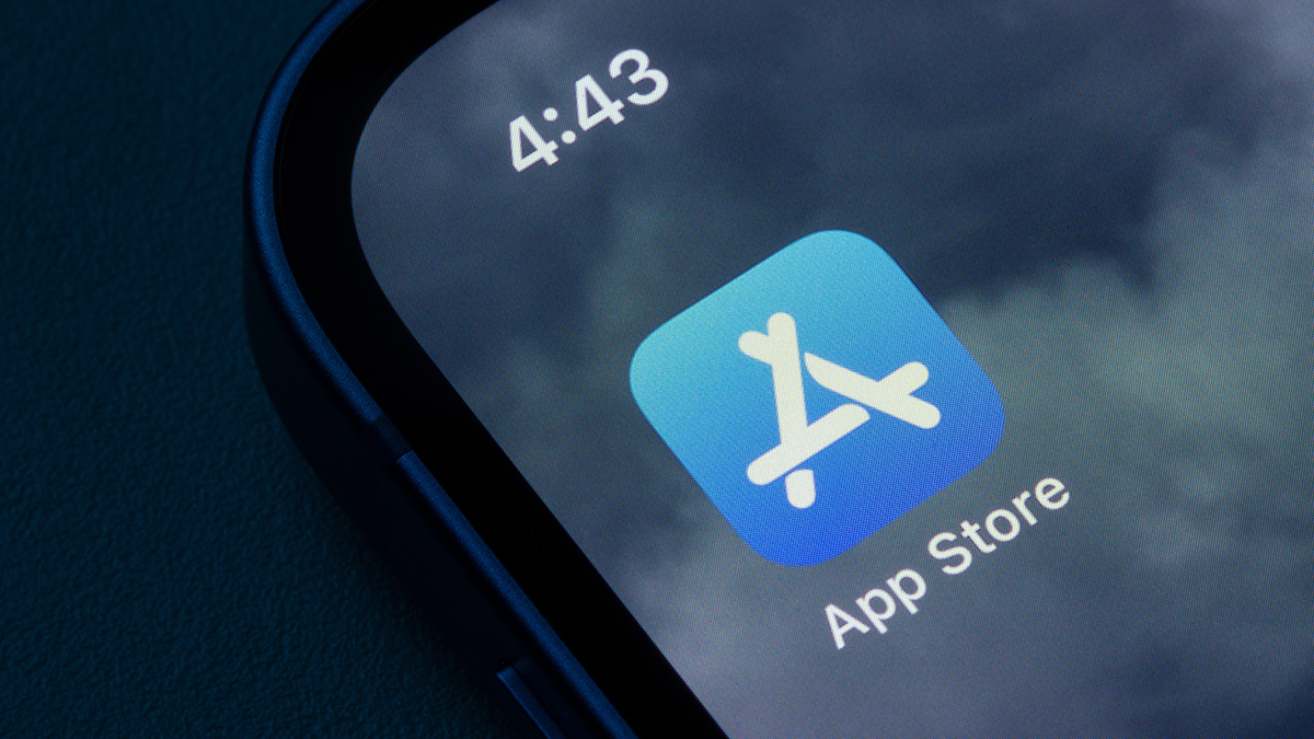 В Роскомнадзоре опровергли сообщения о блокировке App Store в России