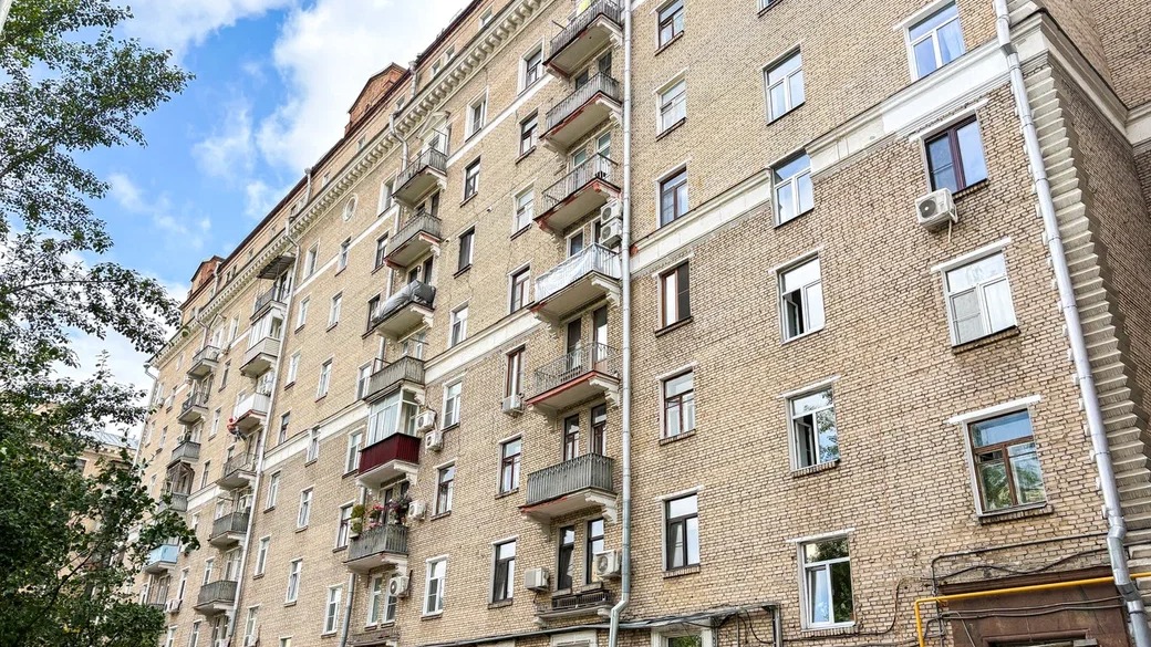 На улице Правды капитально отремонтируют дом, построенный в стиле советской неоклассики