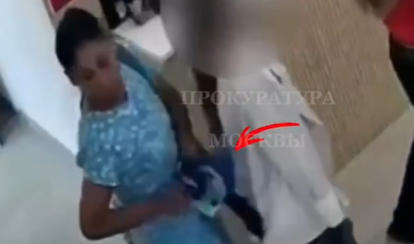 Телефон украли у посетительницы кафе на улице Покровке в Москве: видео