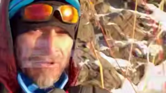 Россиянин Кондрашкин застрял на второй вершине мира, покоряя ее без кислорода