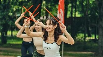 Танцы возле озера