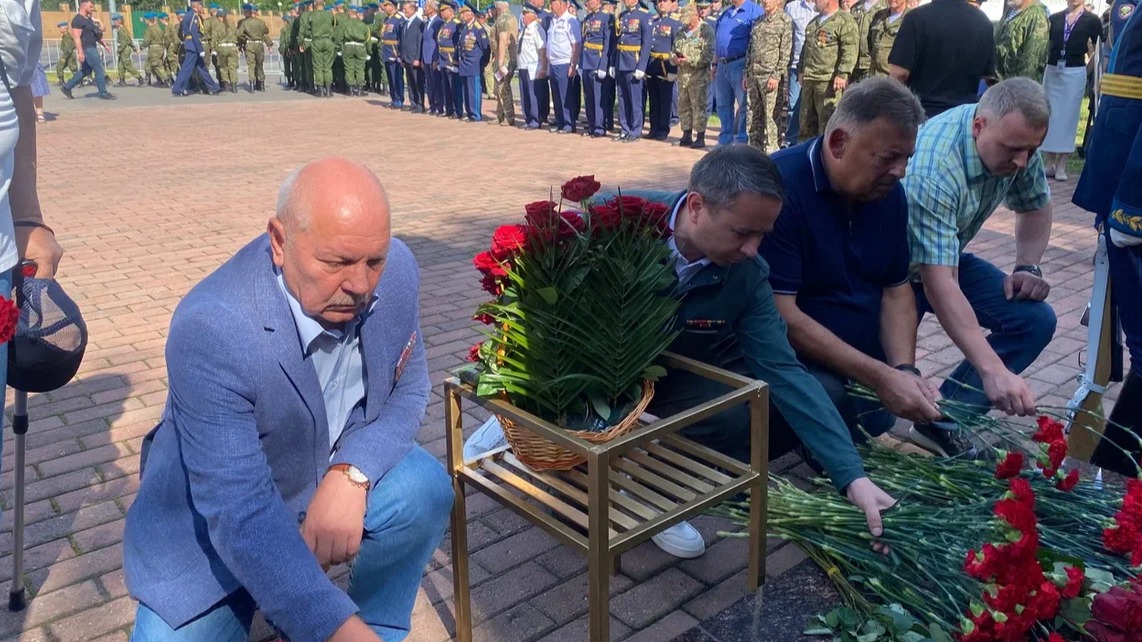 Память создателя современных ВДВ Василия Маргелова почтили в Хорошевском районе