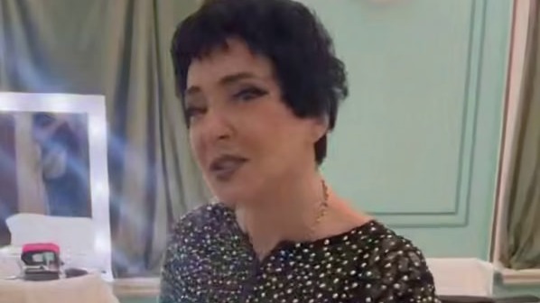 Певица Лолита показала свою гримерку и назвала ее «святая святых»