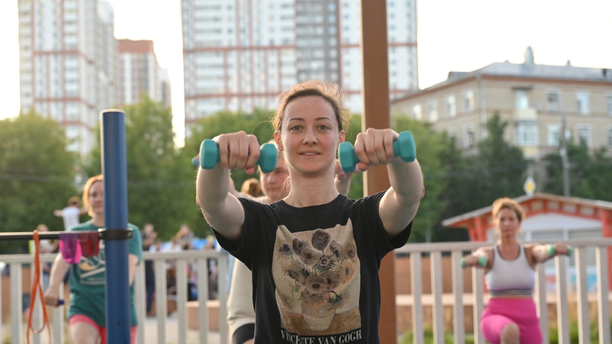 Москвичка Екатерина Шкурпела поддерживает фигуру при помощи спорта
