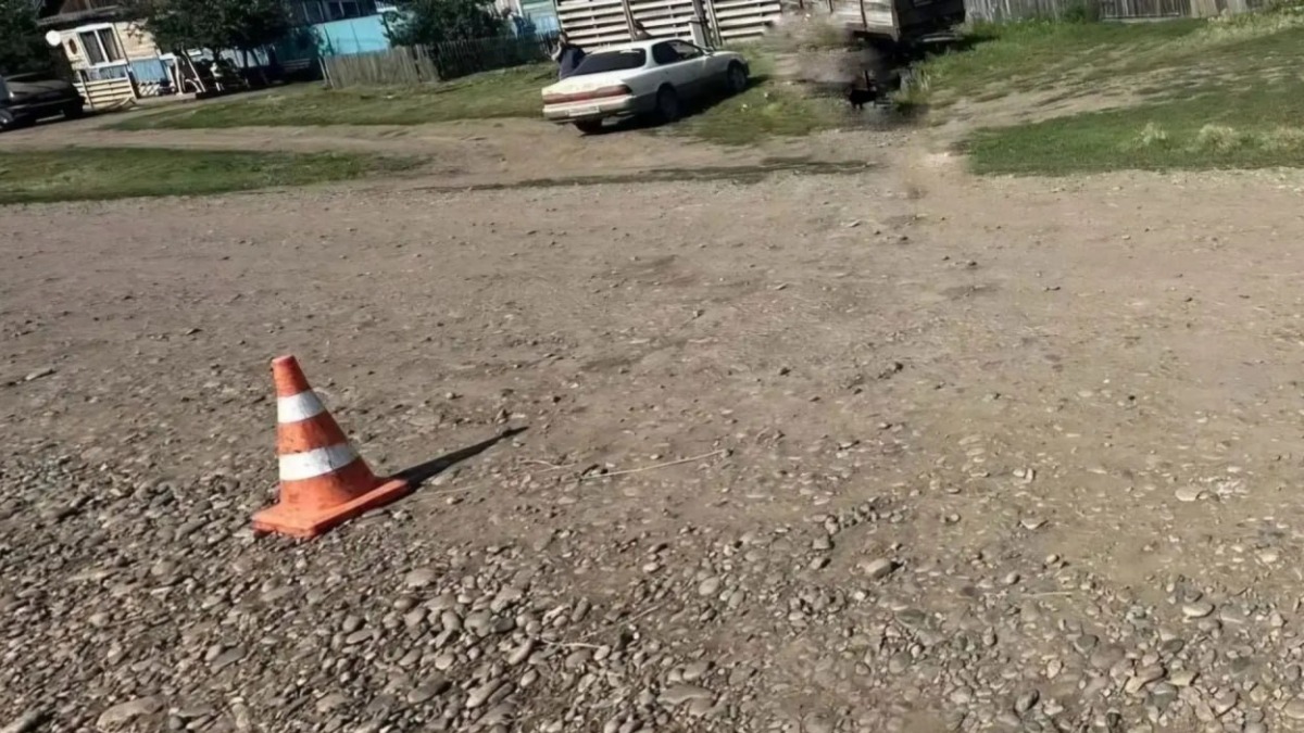 Школьник с трехлетним братом попали в ДТП на мотоцикле в Иркутской области
