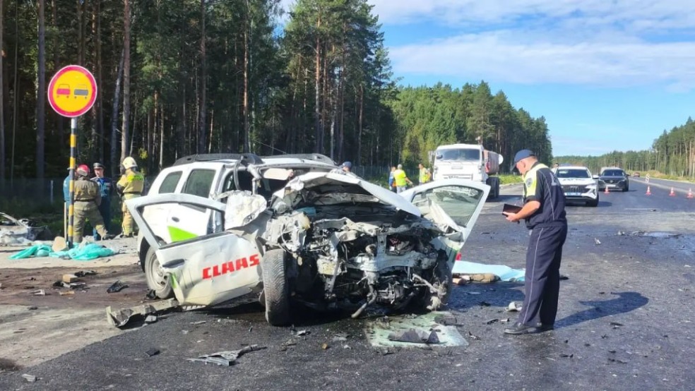 Пять человек погибли в огненном ДТП в Свердловской области