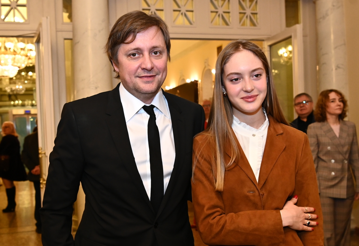 Внучка Никиты Михалкова Наталья показала фото с мужем и маленьким сыном