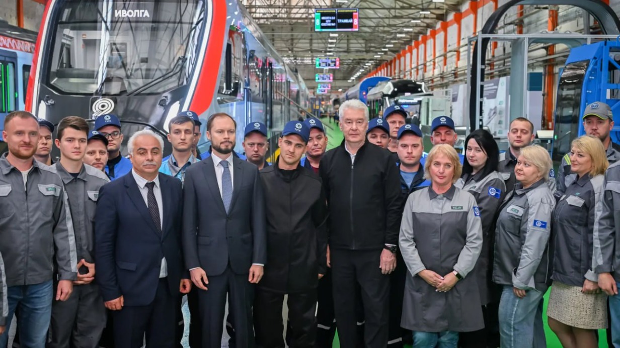 Собянин: Производство транспорта для ЦТУ помогает развивать экономику России