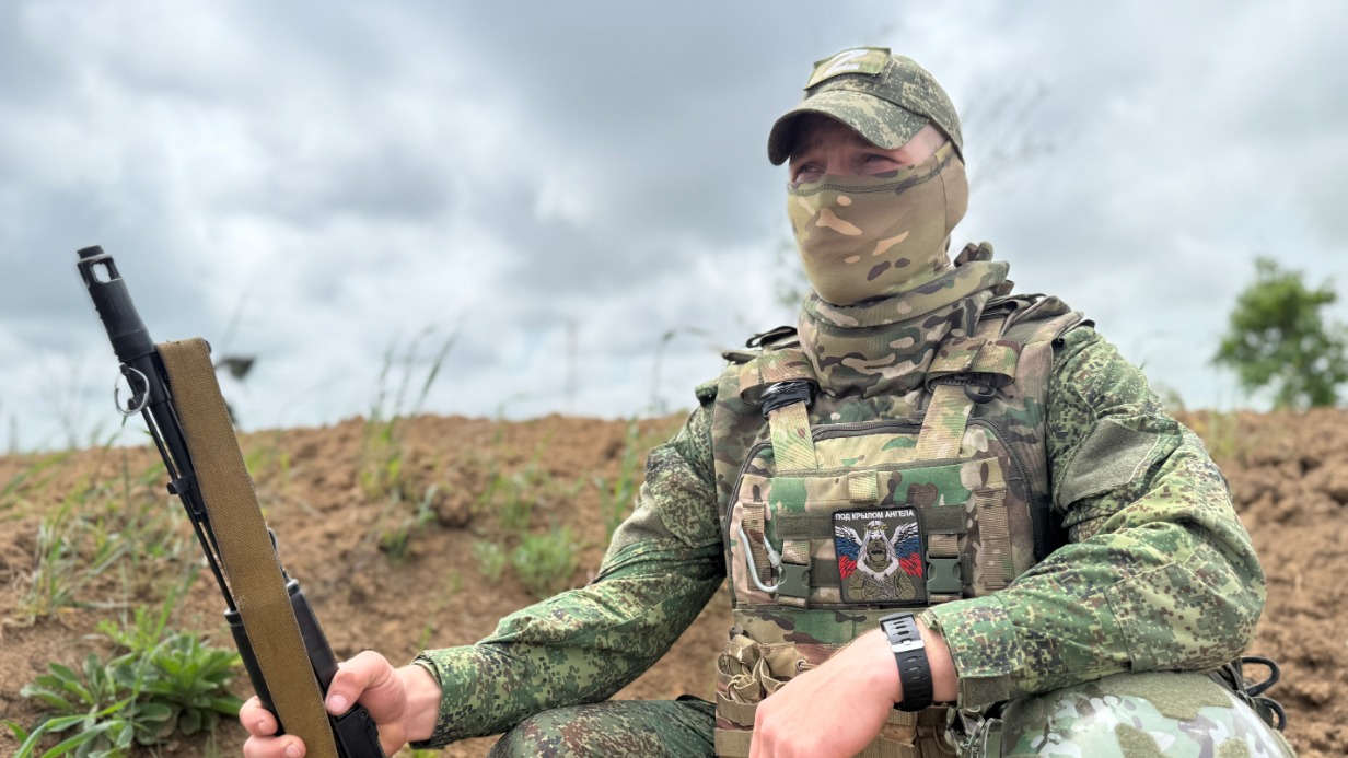 Водитель группировки войск «Днепр» с позывным «Траволта» на передовой