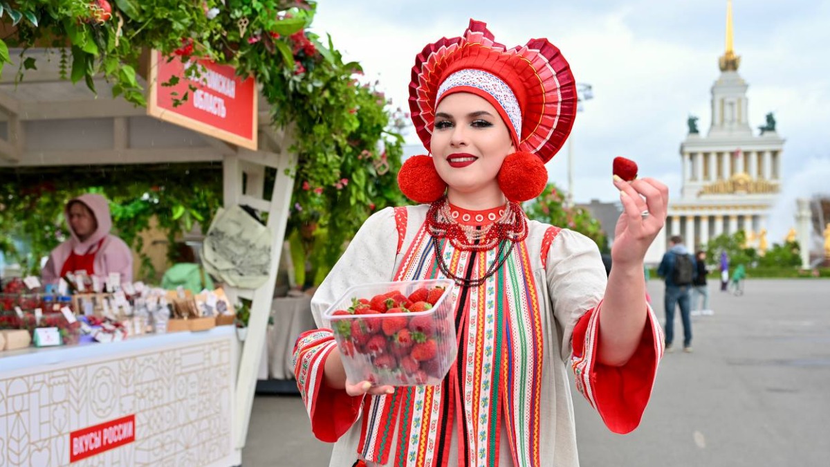 Гастрономическое путешествие: на фестивале «Вкусы России» в рамках «Лета в Москве» можно попробовать блюда разных регионов