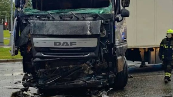 ДТП с грузовиком и автобусом на Дмитровском шоссе в Москве 17 августа 2026 года: видео