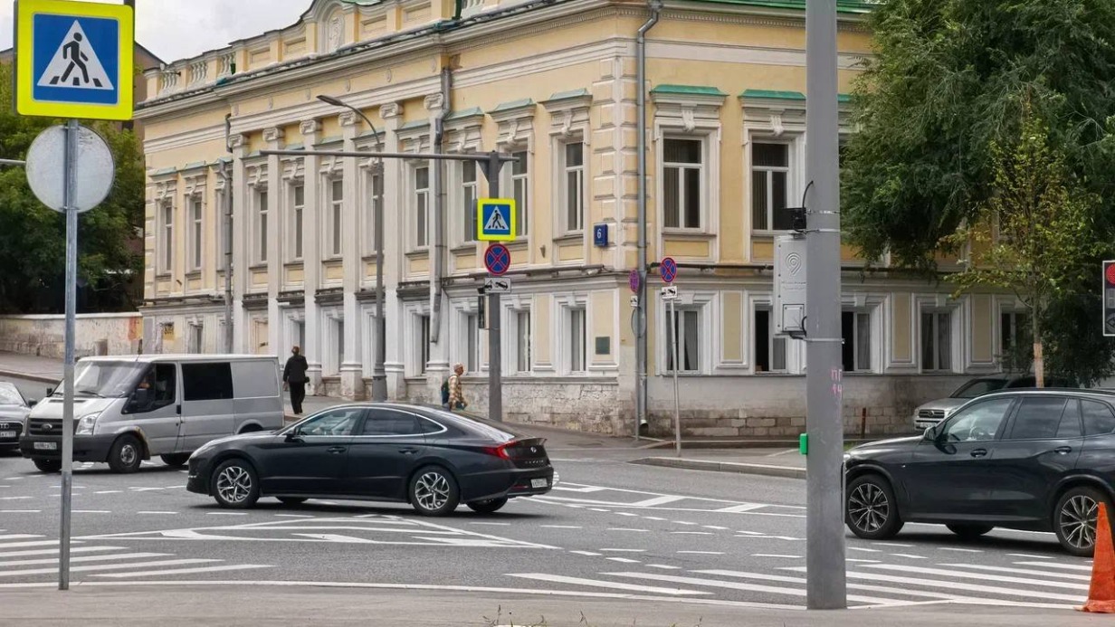 Помещение для бизнеса в историческом здании на Яузской улице выставили на торги