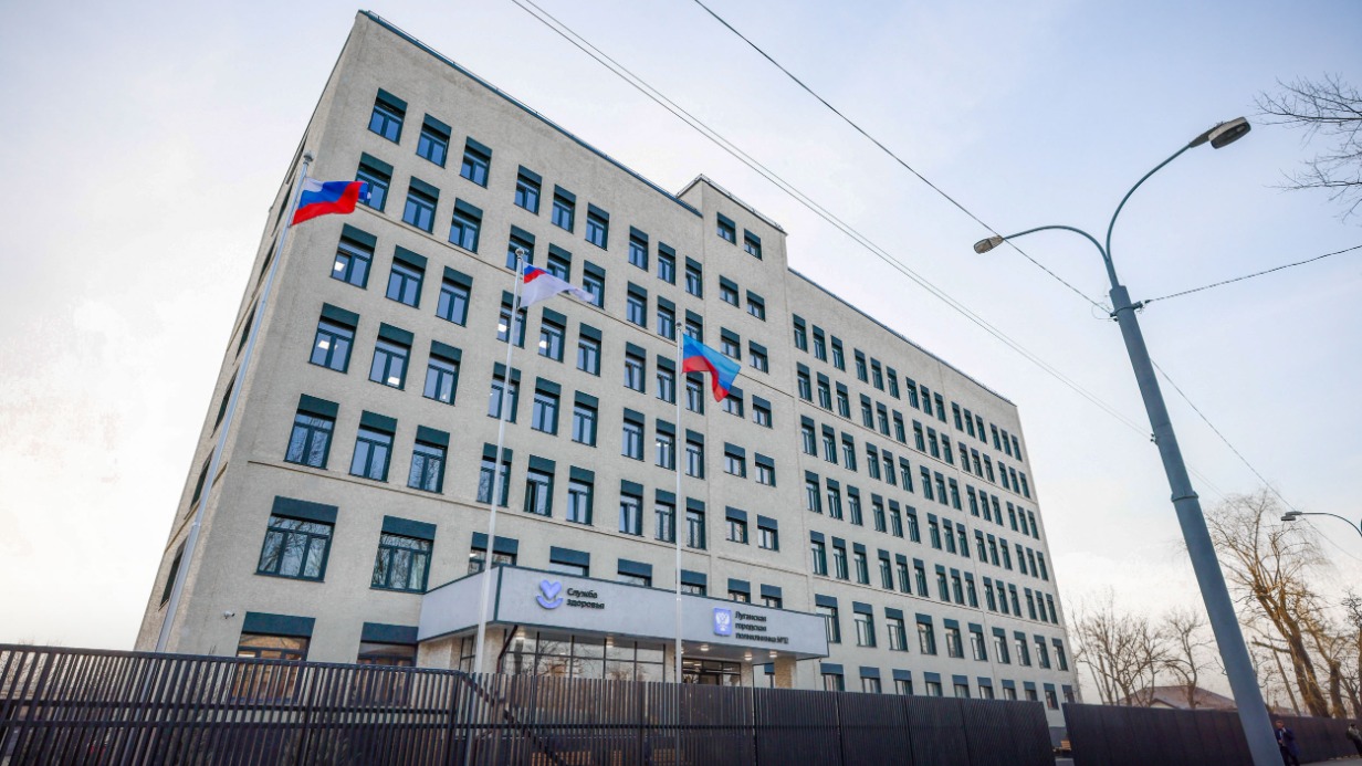 Собянин: Восстанавливаем дома и больницы в ЛНР и ДНР по московским стандартам