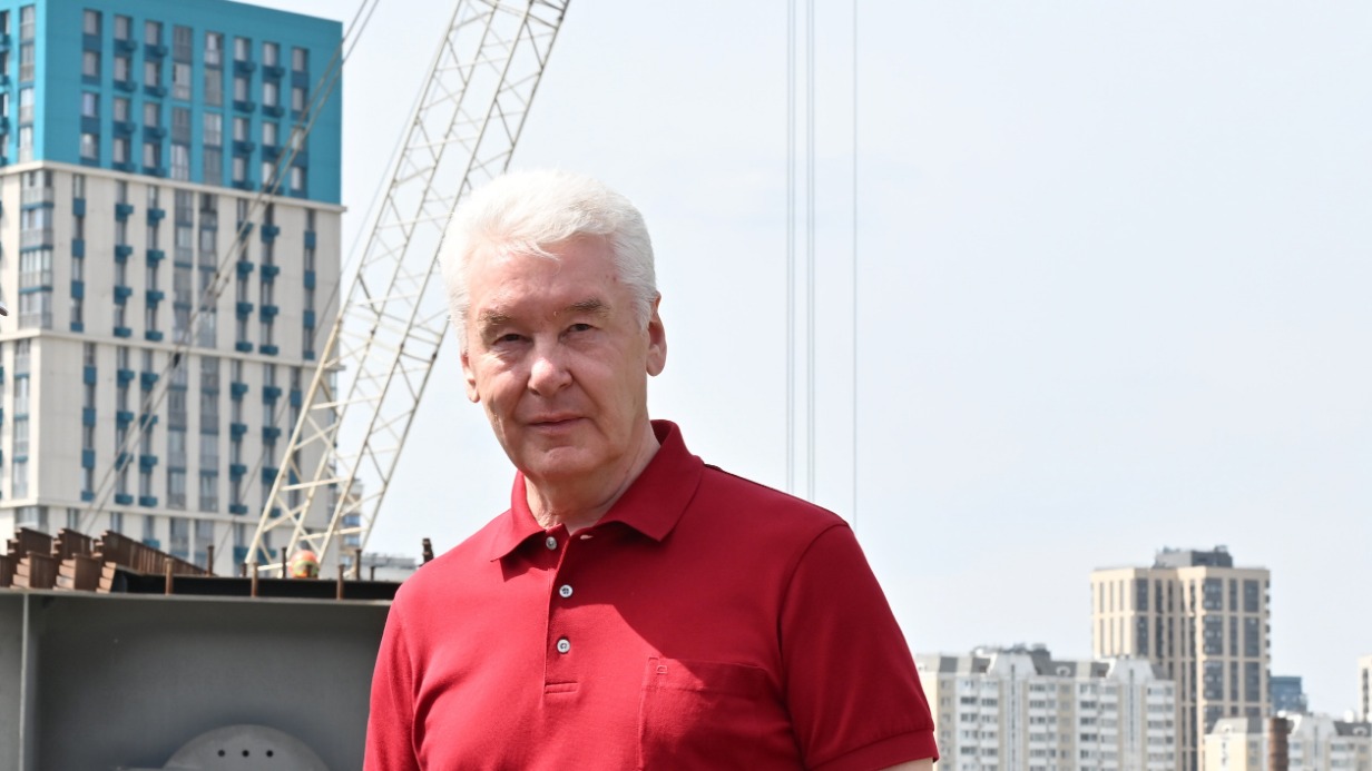 Мэр Москвы Сергей Собянин во время осмотра строительства дороги-связки между Московским скоростным диаметром и улицей Академика Королева