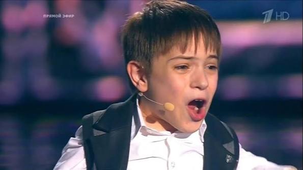 Продюсер Дворцов: Победителю шоу «Голос. Дети» приходится выступать на улице