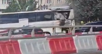 Рейсовый автобус загорелся на Липецкой улице в Москве 24 августа 2026 года: фото