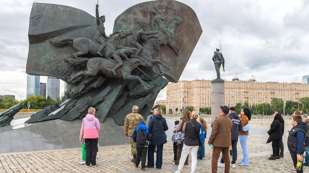 Бесплатные экскурсии по Москве провели для членов семей участников СВО