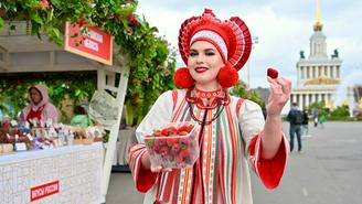 Гастрономическое путешествие: на фестивале «Вкусы России» в рамках «Лета в Москве» можно попробовать блюда разных регионов