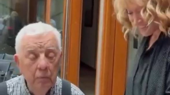 Алла Пугачева спела под аккомпанемент Раймонда Паулса