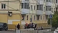 Ребенка спасли из горящей квартиры в Мурманске, растянув одеяло под окном