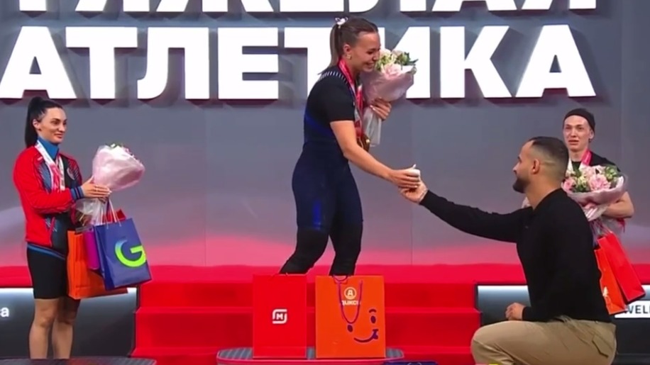 Тяжелоатлетке Новицкой сделали предложение после победы на чемпионате России