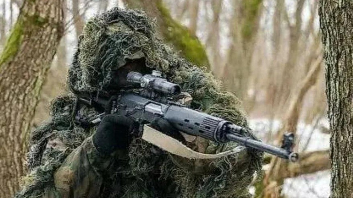 Командир разведки 1430-го гвардейского мотострелкового полка 58-й гвардейской общевойсковой армии группировки «Днепр» с позывным «Крыл». Фото 2025 года