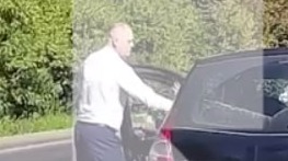 Мужчина устроил конфликт с девушкой на улице Радио в Москве: что случилось