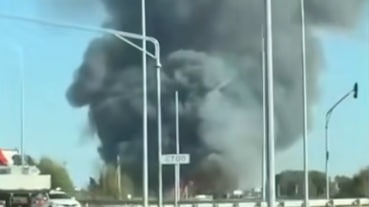 Мощный пожар произошел на строительном рынке в подмосковной деревне под Одинцово